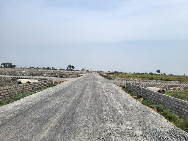 Residential Plot in Tadepalli for resale Guntur. The reference number is 16716729