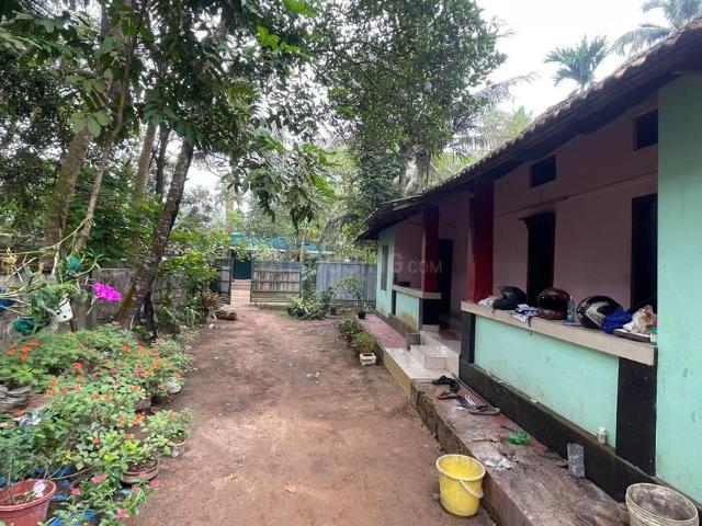Residential Plot in Thrippunithura for resale Kochi. The reference number is 18991241
