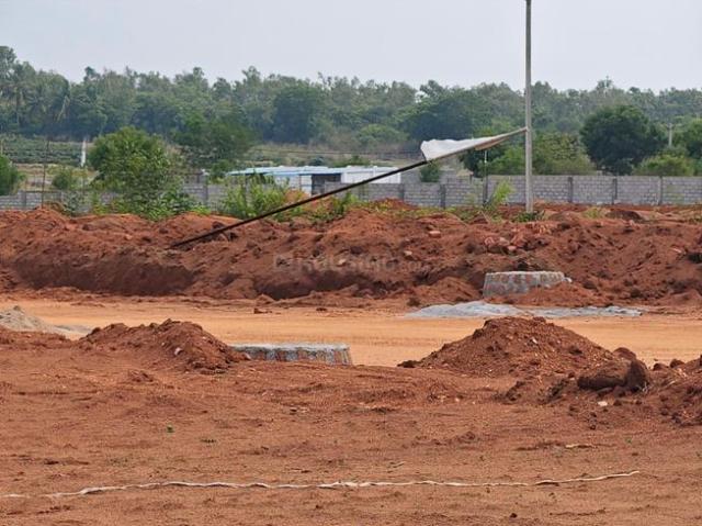 Residential Plot in Thummaloor for resale Hyderabad. The reference number is 20720771