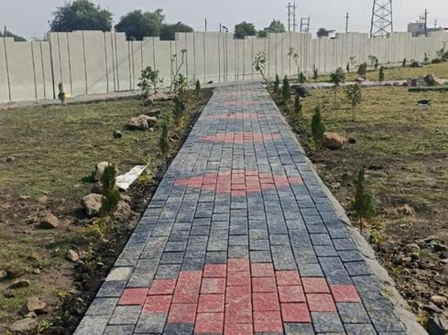 Residential Plot in Tigaria Badshah for resale Indore. The reference number is 17550028