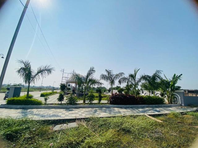 Residential Plot in Tigaria Badshah for resale Indore. The reference number is 17523868