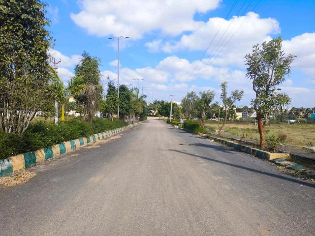 Residential Plot in Tippalam village for resale Hosur. The reference number is 19072251