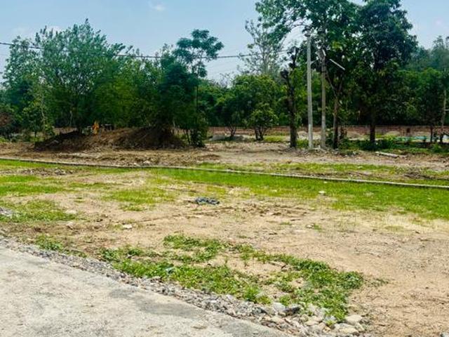 Residential Plot in Upper Nakronda for resale Dehradun. The reference number is 20479828