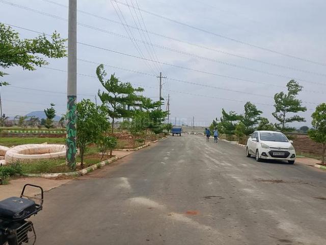 Residential Plot in Vuyyuru for resale Krishna. The reference number is 20778717