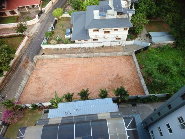 Residential Plot in Vyttila for resale Kochi. The reference number is 19992709