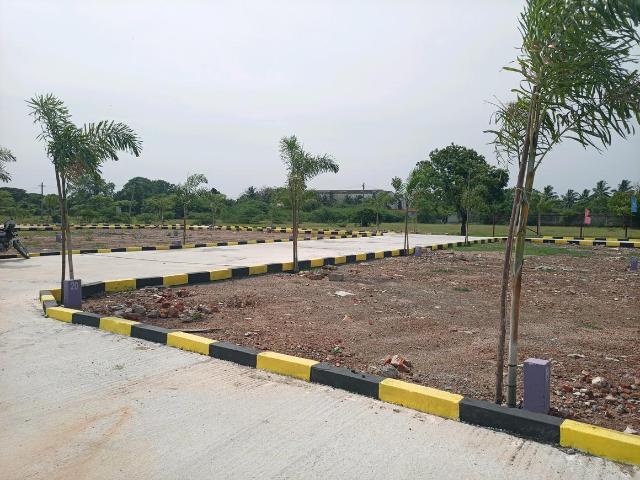Residential Plot in Vadaperumbakkam for resale Chennai. The reference number is 17576441