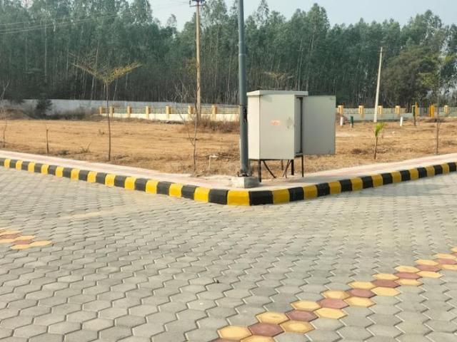 Residential Plot in Velimela for resale Sangareddy. The reference number is 19886637