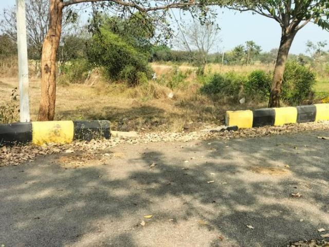 Residential Plot in Velimela for resale Sangareddy. The reference number is 20047221