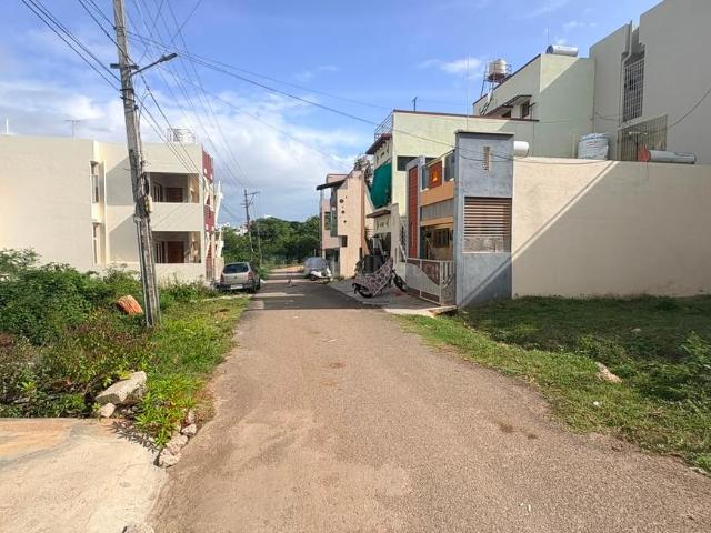 Residential Plot in Vijayanagar for resale Mysore. The reference number is 20780525