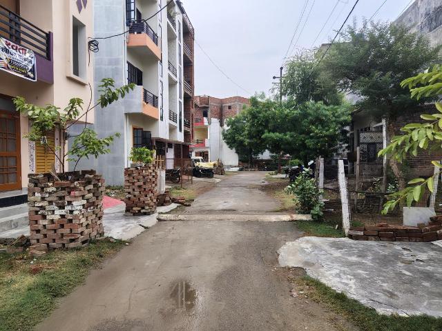 Residential Plot in Vrindavan Yojana for resale Lucknow. The reference number is 20600958