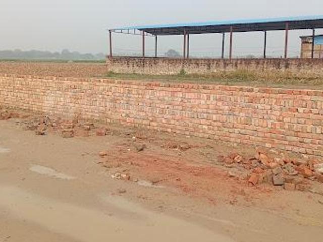 Residential Plot in Vrindavan for resale Mathura. The reference number is 14336494