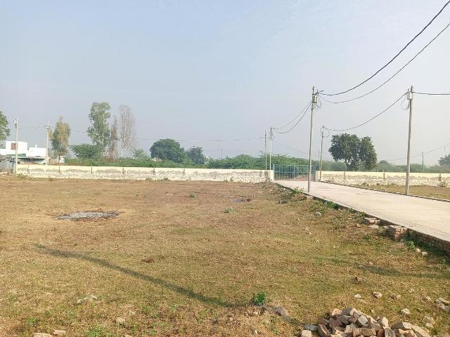 Residential Plot in Yeida for resale Greater Noida. The reference number is 13048574