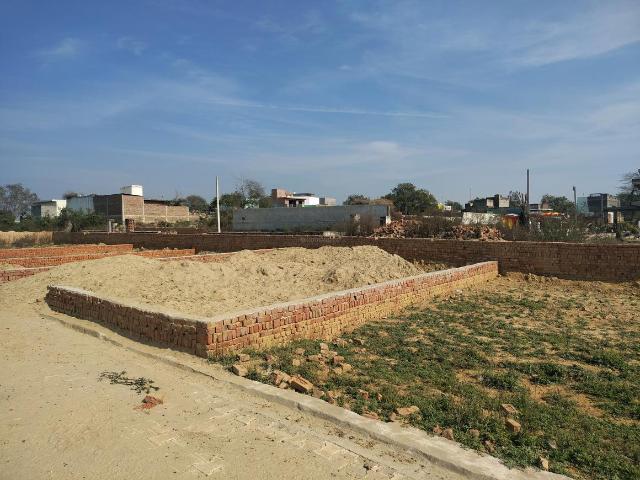 Residential Plot in Yeida for resale Greater Noida. The reference number is 18966157