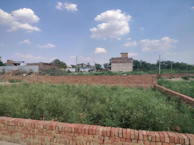 Residential Plot in Yeida for resale Greater Noida. The reference number is 19915034