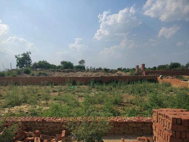 Residential Plot in Yeida for resale Greater Noida. The reference number is 19915171