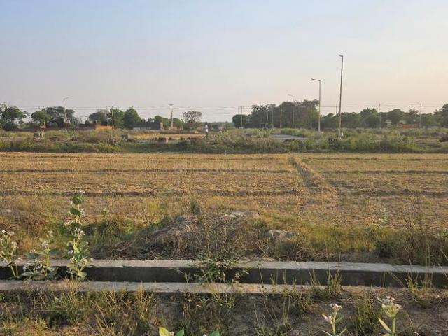 Residential Plot in Yeida for resale Greater Noida. The reference number is 20015203
