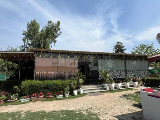 Residential Plot in Yeida for resale Greater Noida. The reference number is 20134935