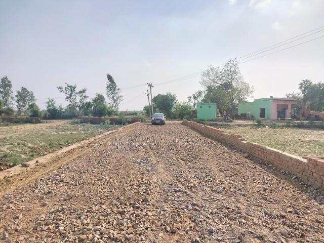 Residential Plot in Yeida for resale Greater Noida. The reference number is 20248351