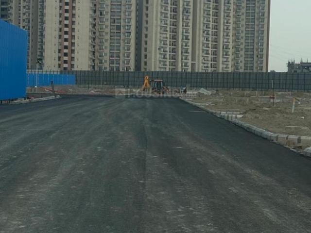 Residential Plot in Yeida for resale Greater Noida. The reference number is 20276785