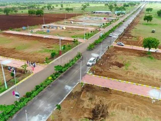 Residential Plot in Yeida for resale Greater Noida. The reference number is 20336947