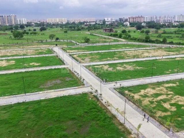 Residential Plot in Yeida for resale Greater Noida. The reference number is 20637224