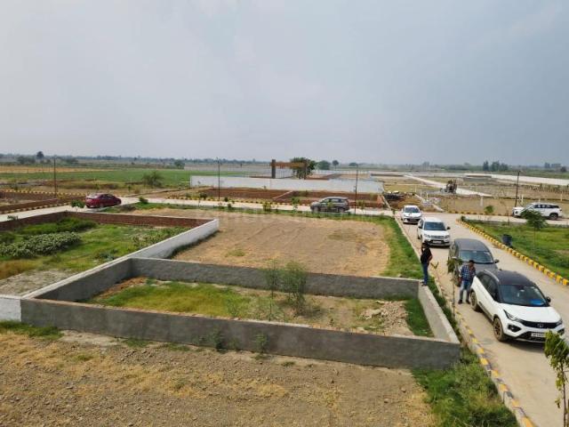 Residential Plot in Yeida for resale Greater Noida. The reference number is 20637540
