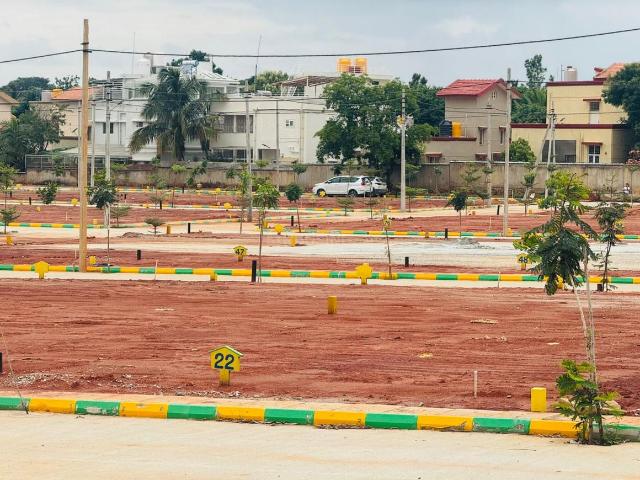 Residential Plot in Yelahanka for resale North Bangalore. The reference number is 17740081