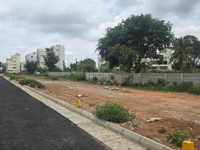 Residential Plot in Yelahanka for resale Bengaluru. The reference number is 20722211