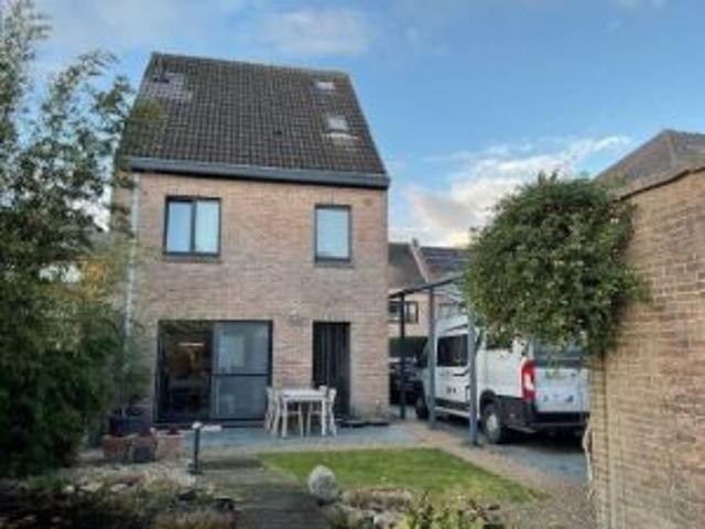 Residentieel gelegen statige burgerwoning HOB met 4 slpk