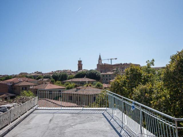 Residenza con attico e terrazza panoramica su Pienza 260m² Pienza