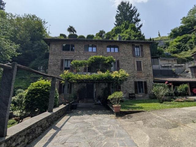 Residenza d'epoca nel verde Un'oasi di charme a due passi dai servizi