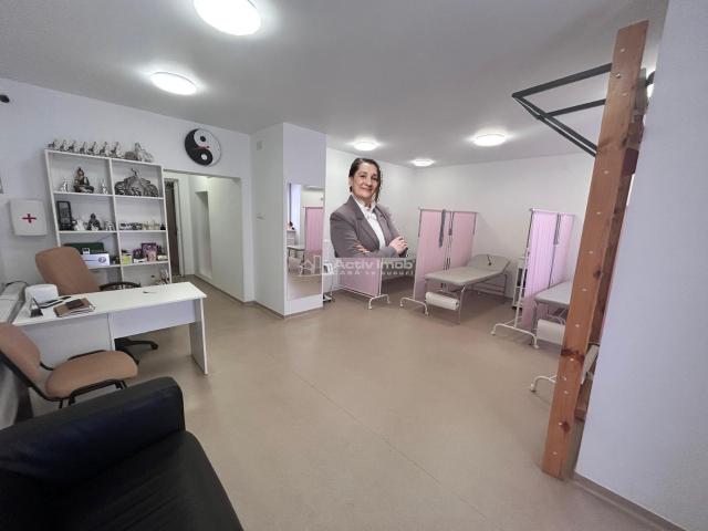 RESITA CHIRIE, CABINET MEDICAL, SPATIU COMERCIAL SAU APARTAMENT LA CURTE  2 cam, cf.1 Sporit Zona Universal