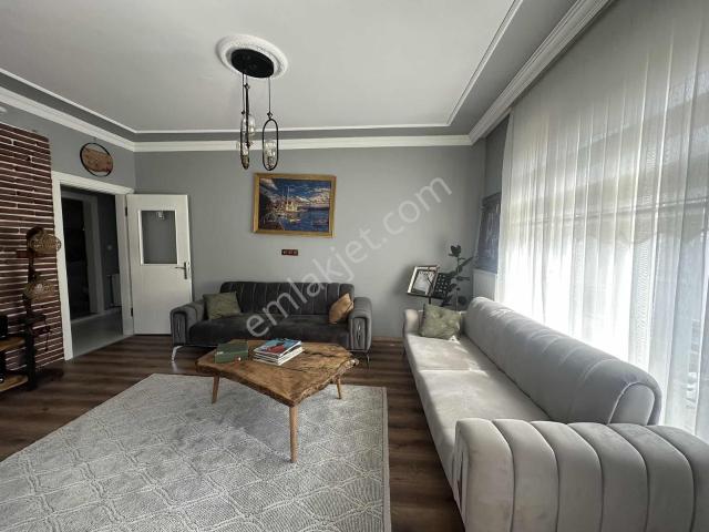 Resold'dan Atatürk Mahallesin De Full Eşyalı Kiralık Daire. !
