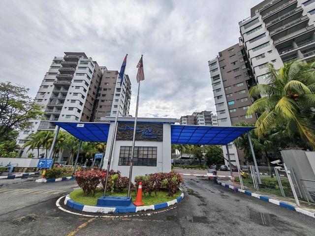 RESORT LIVING DI JB Danga View Kolam Renang Besar Mudah Akses