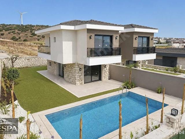 Respa Gayrimenkul Çeşme Reisdere'de Satılık Havuzlu 3+1 Villa