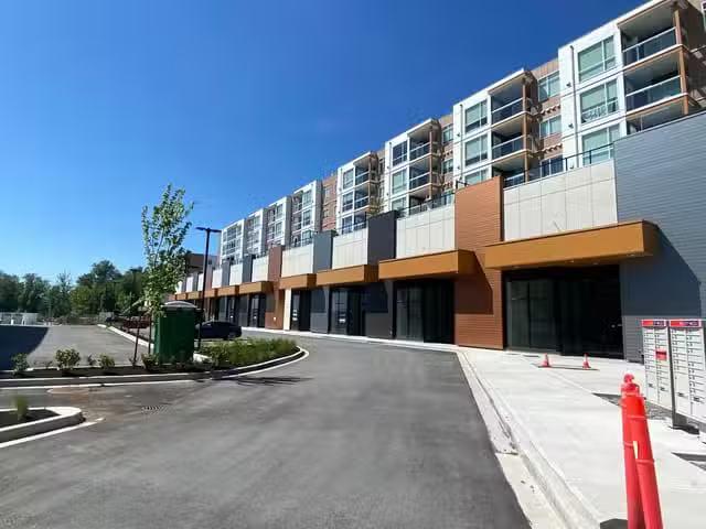 Retail for lease in Mission, Mission, 18 31831 Lougheed Highwa.