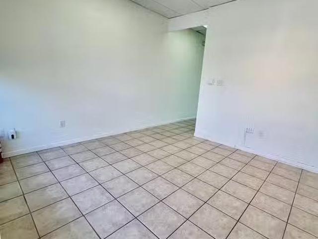 Retail for lease in Richmond, Richmond, 2085 8888 Odlin Cresce.