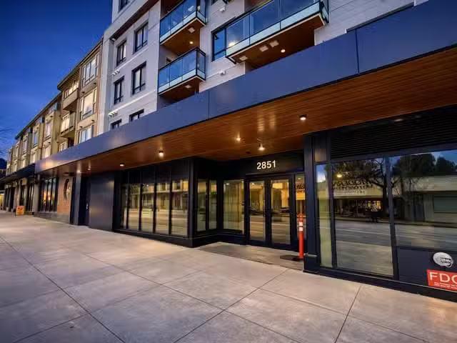 Retail for lease in Vancouver, Vancouver East, 2851 Commercial.