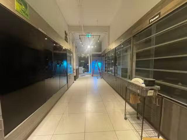 Retail for lease in Vancouver, Vancouver West, 438 Richards St.