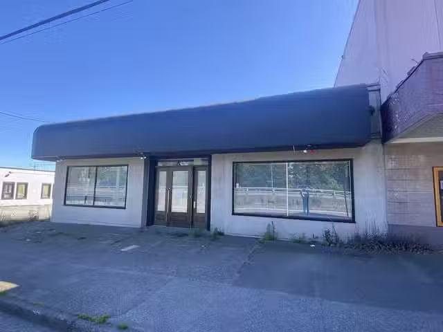 Retail for lease in Vancouver, Vancouver West, 1366 Sw Marine.