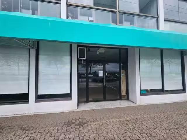 Retail for lease in White Rock, South Surrey White Rock, 14885.