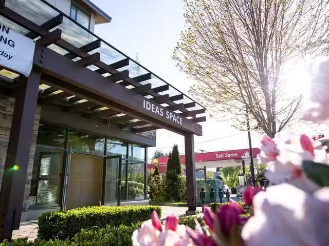Retail for sale in Gibsons, Sunshine Coast, 101 875 Gibsons Wa.
