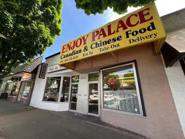 Retail for sale in Maple Ridge, Maple Ridge, 22352 Lougheed Hi.