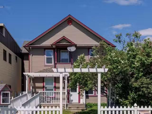 Retail for sale in Mc Bride, Robson Valley, 421 Main Street, 2.