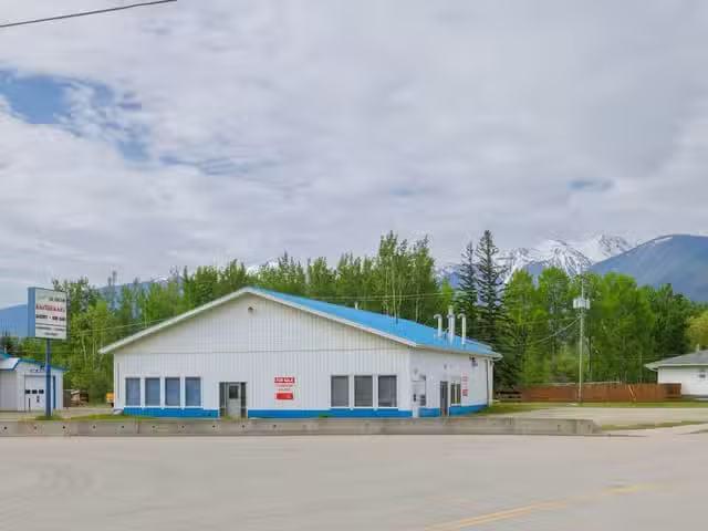 Retail for sale in Mc Bride, Robson Valley, 1011 Se Frontage R.