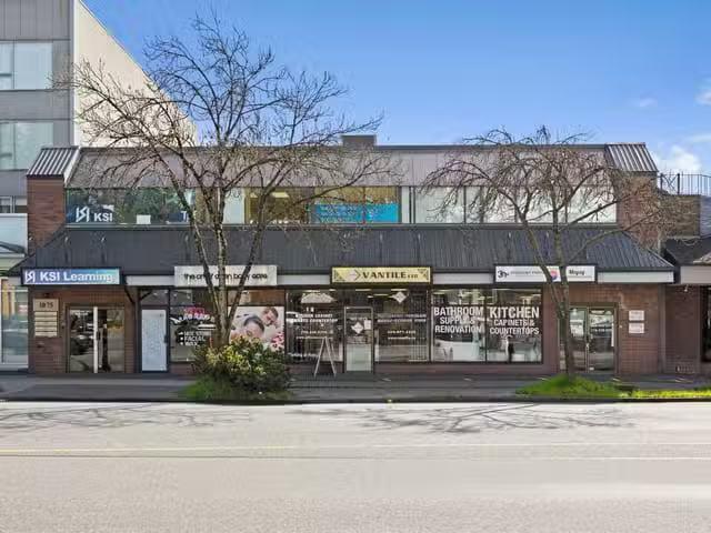 Retail for sale in North Vancouver, North Vancouver, 1075 Mari.