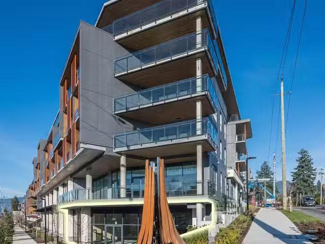 Retail for sale in North Vancouver, North Vancouver, 157 422 E.