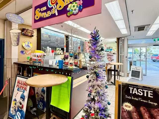 Retail for sale in Sechelt, Sunshine Coast, 3 5755 Cowrie Stre.
