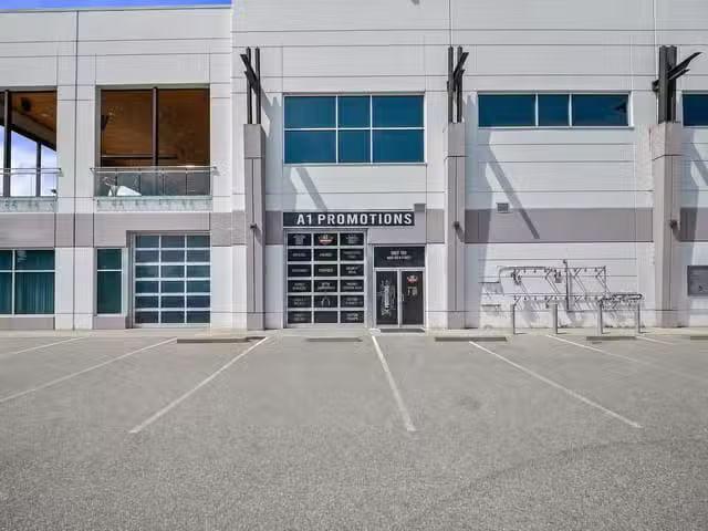 Retail for sale in Surrey, Surrey, a Street, 224984157