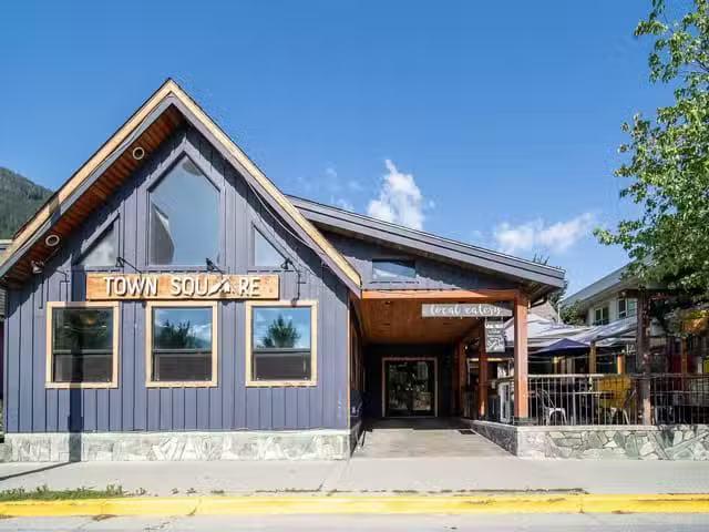 Retail for sale in Pemberton, Pemberton, 7439 Frontier Street.